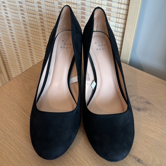 A New Day Black Suede Wedge Heels - Picture 4 of 5